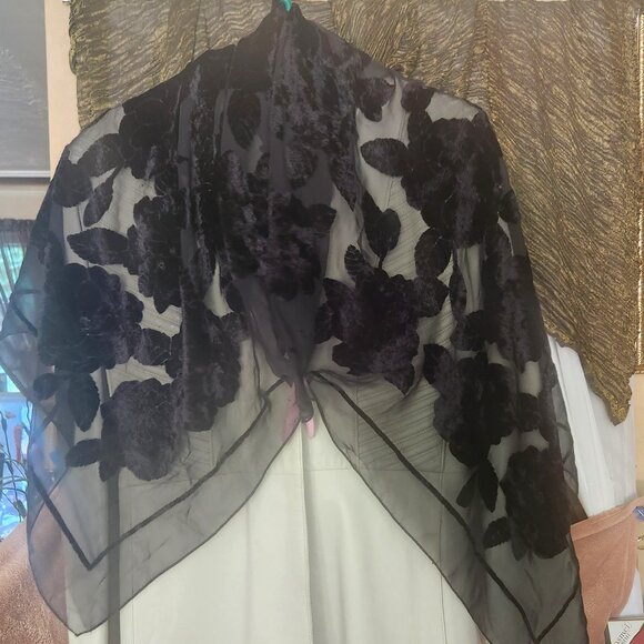 K14  Sexy Sheer Black Velvet Floral Wrap /Scarf/ Shawl rectangular 42" x 42" - Picture 1 of 4